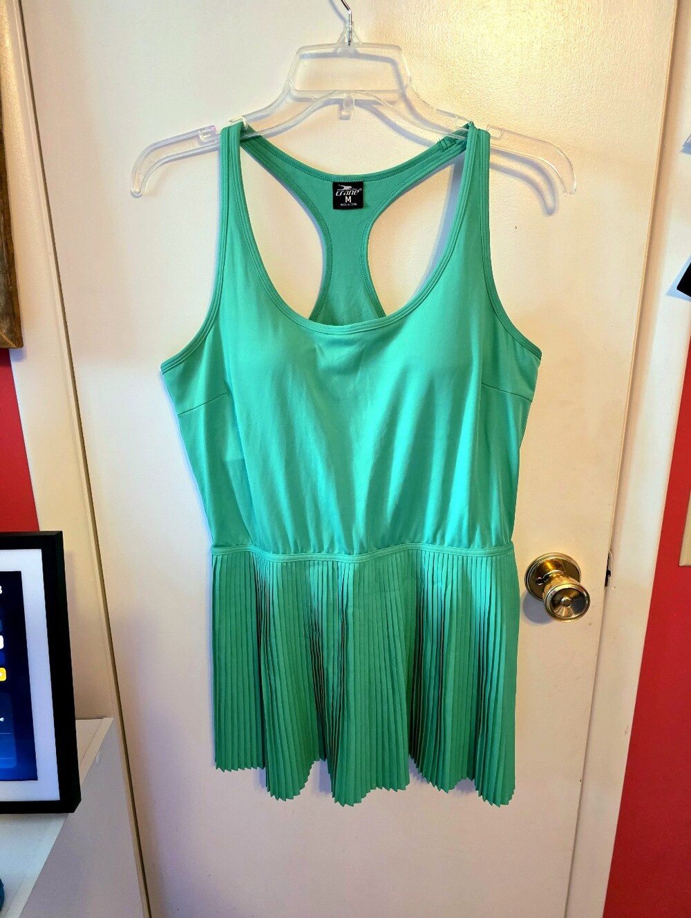 Crane Women's Size Medium Green Sleeveless Workout Top Pickleball Tennis